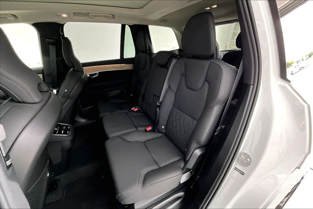 2026 Volvo XC90 B5 Plus