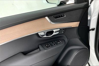 2026 Volvo XC90 B5 Plus