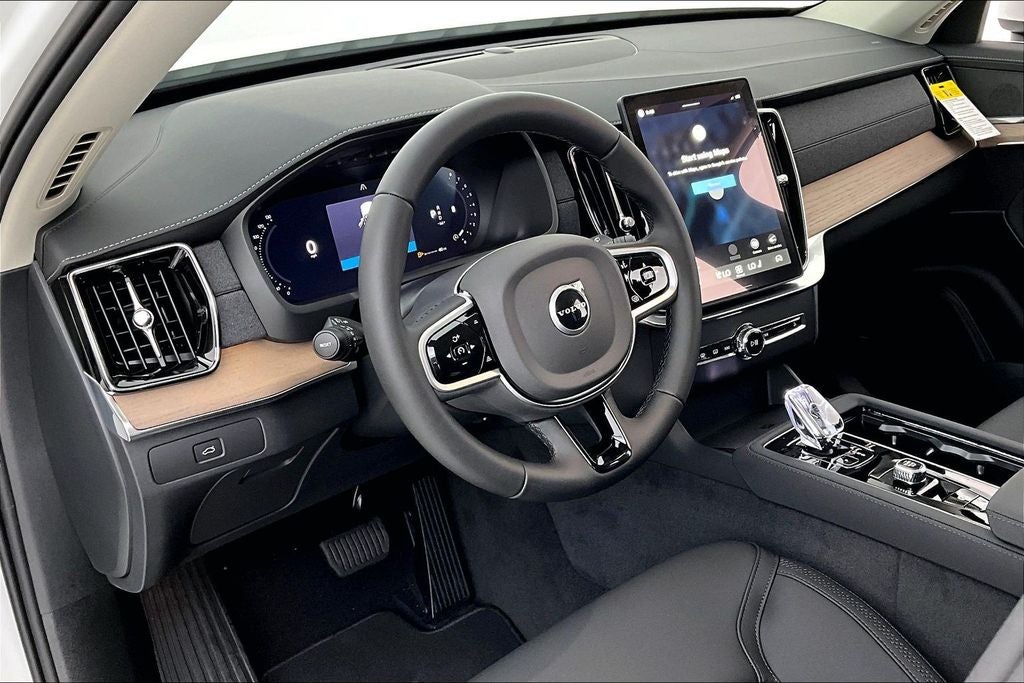 2026 Volvo XC90 B5 Plus