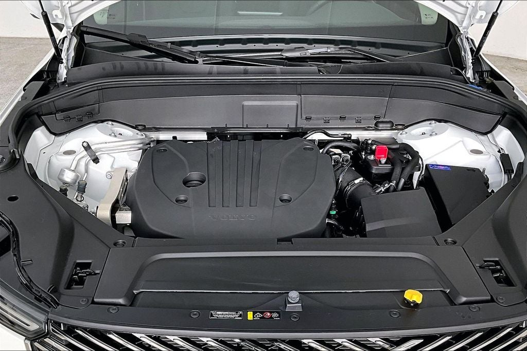 2026 Volvo XC90 B5 Plus