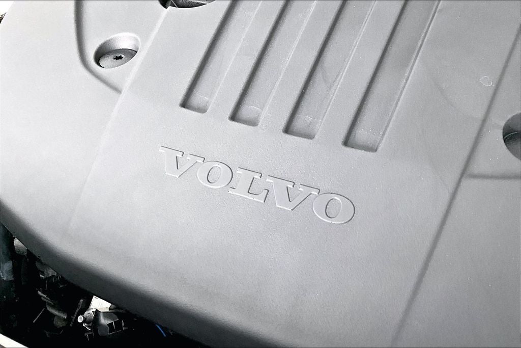 2026 Volvo XC90 B5 Plus