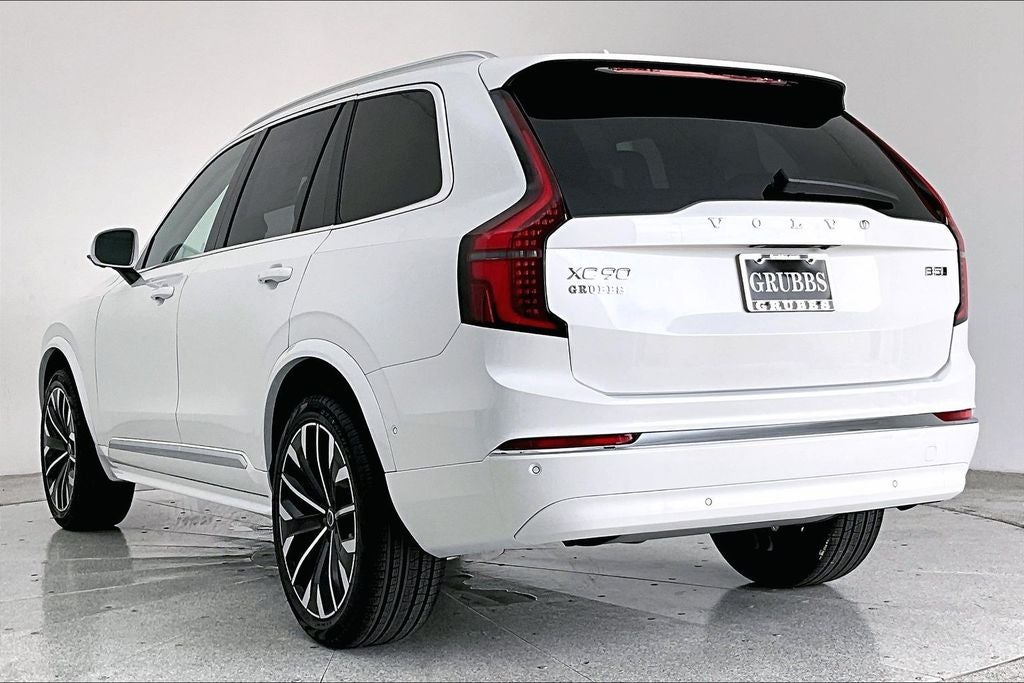 2026 Volvo XC90 B5 Plus