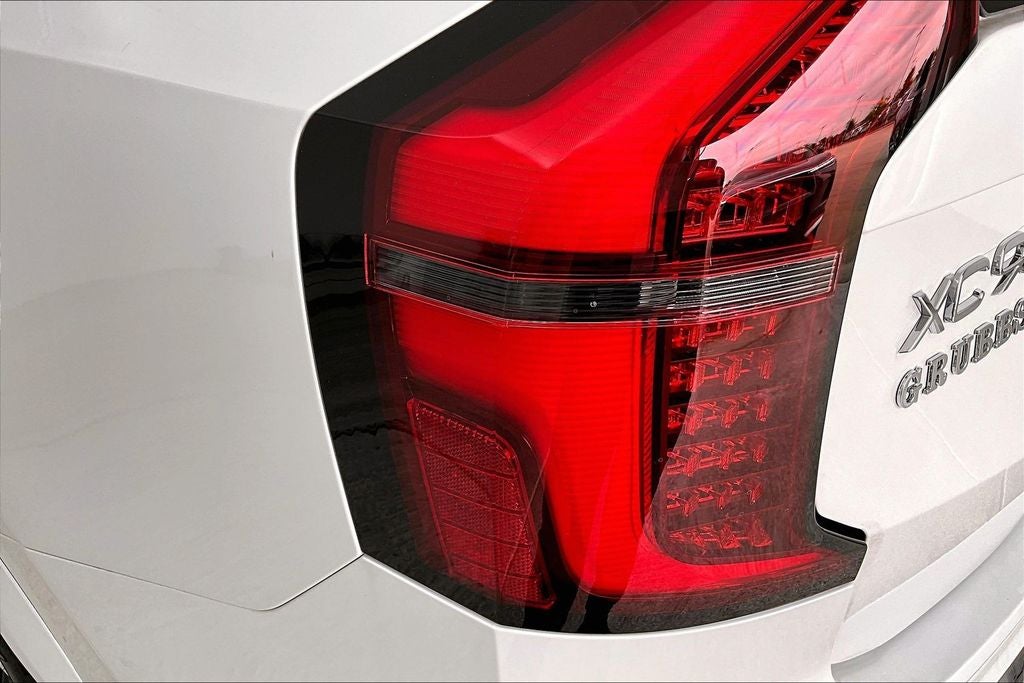 2026 Volvo XC90 B5 Plus