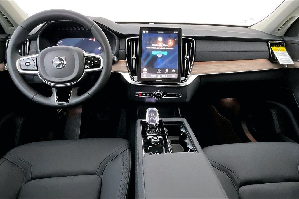 2026 Volvo XC90 B5 Plus