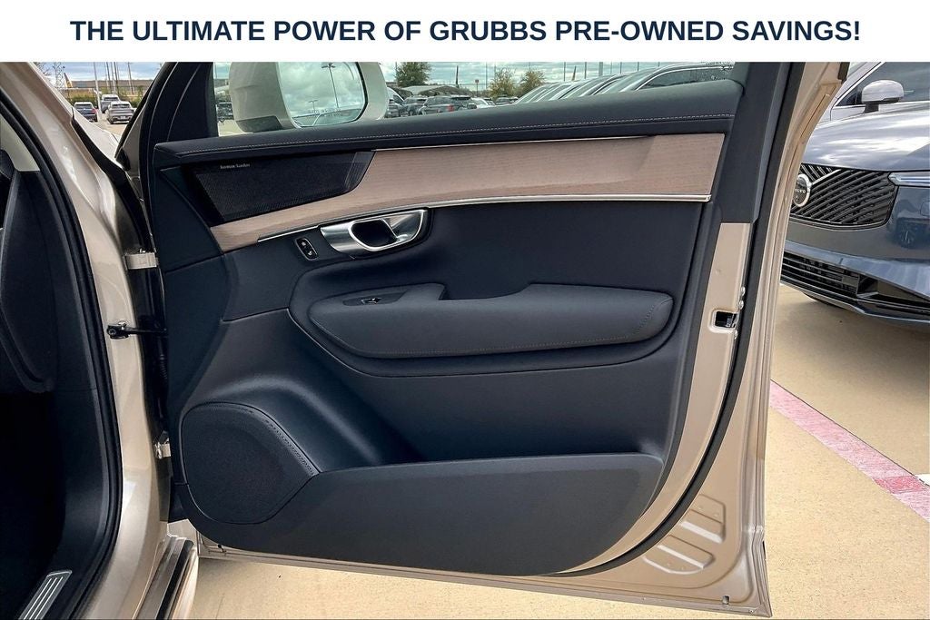 2026 Volvo XC90 B5 Plus