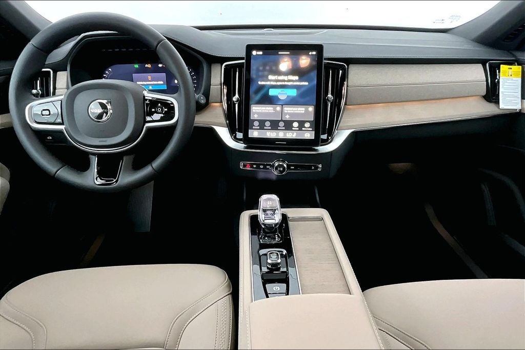 2026 Volvo XC90 B5 Plus
