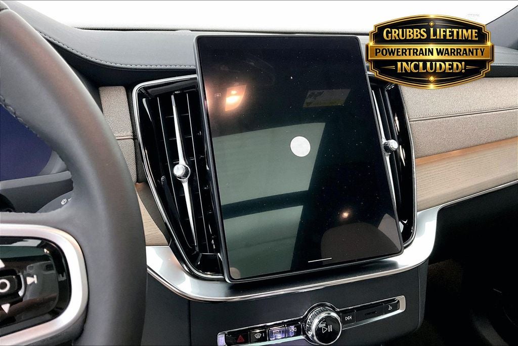 2026 Volvo XC90 B5 Plus
