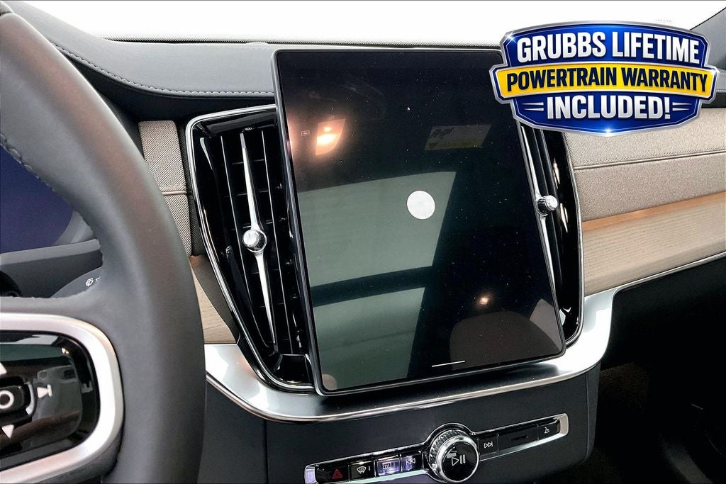 2026 Volvo XC90 B5 Plus