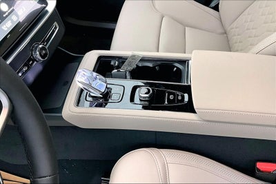 2026 Volvo XC90 B5 Plus