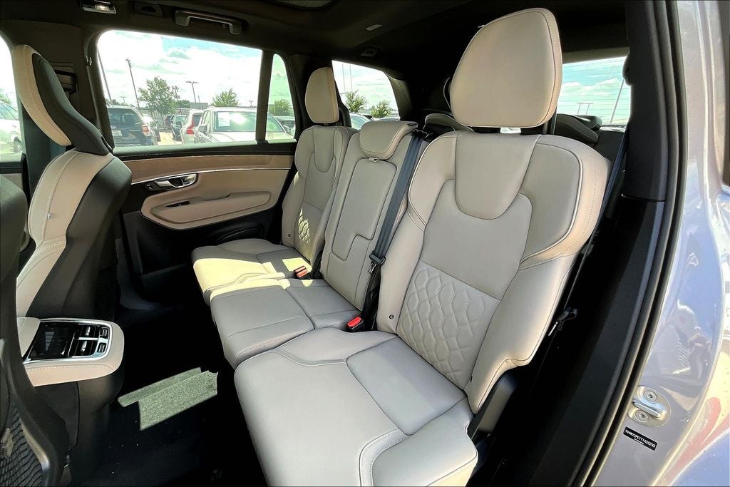 2026 Volvo XC90 B5 Plus