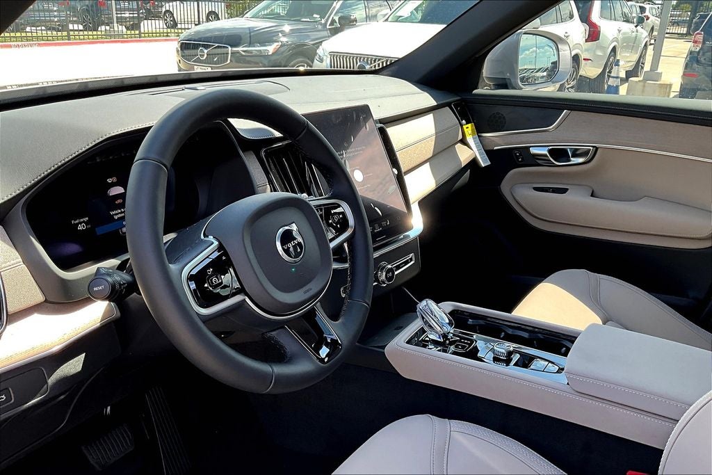 2026 Volvo XC90 B5 Plus