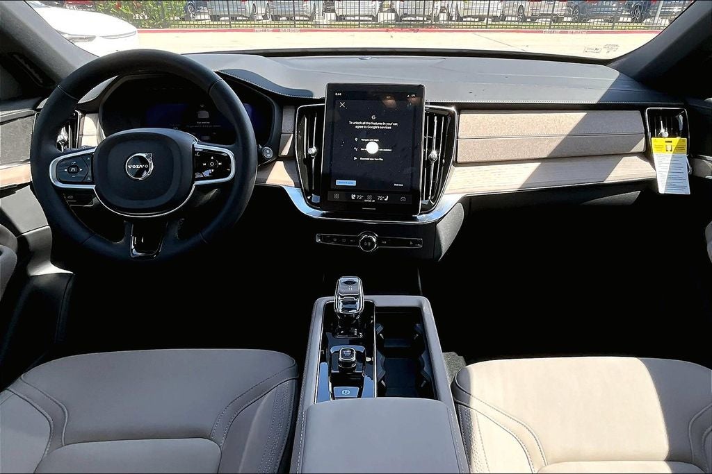 2026 Volvo XC90 B5 Plus