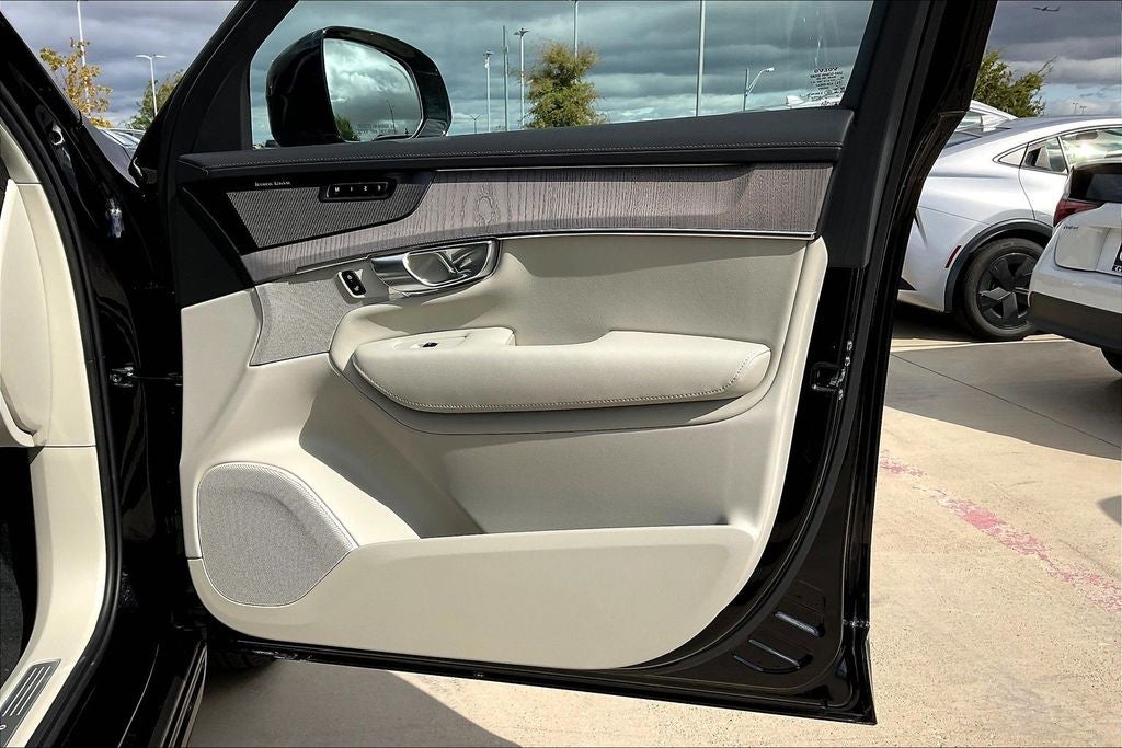 2026 Volvo XC90 B5 Ultra 7-Seater