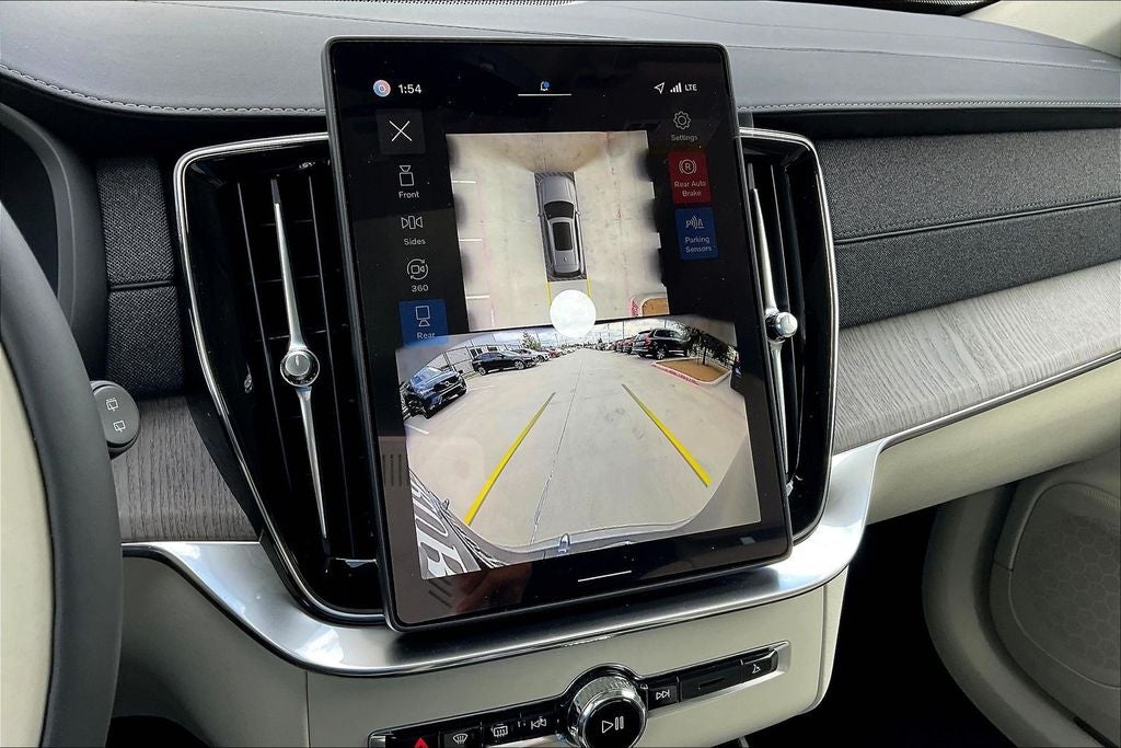 2026 Volvo XC90 B5 Ultra 7-Seater