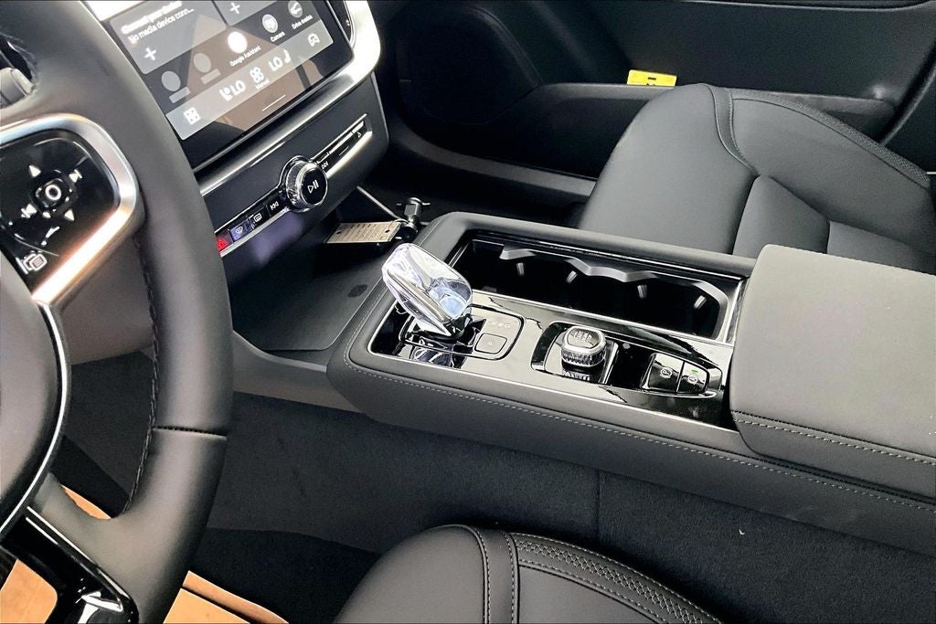 2026 Volvo XC90 B5 Core