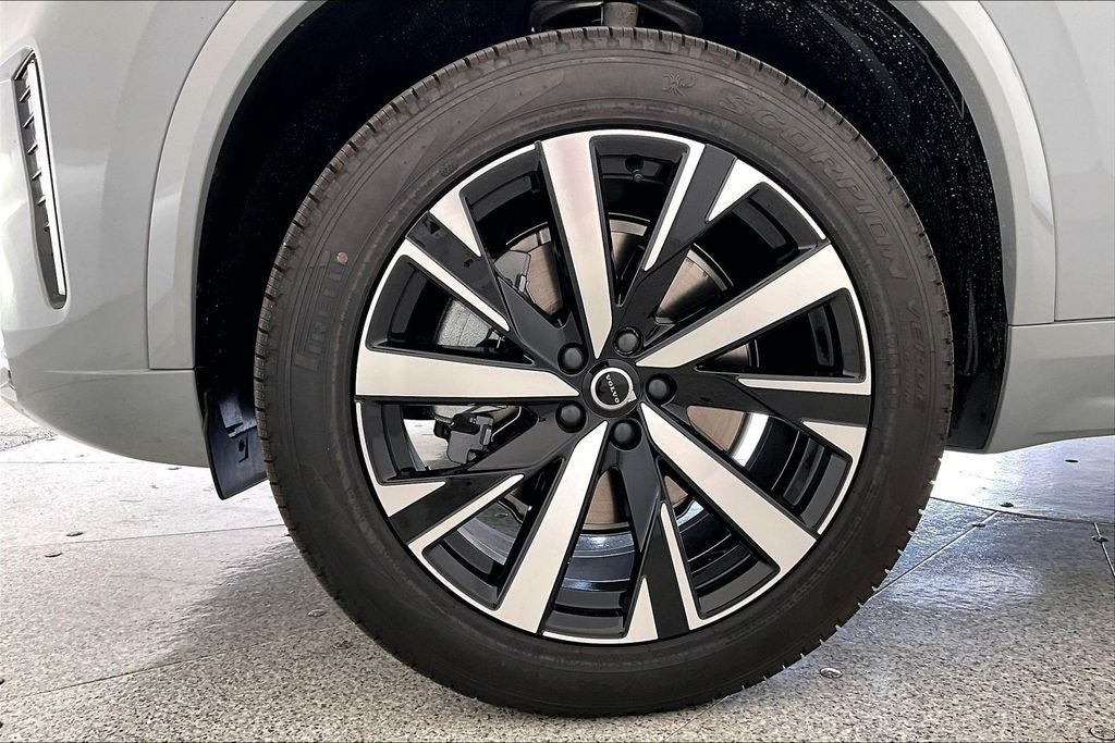 2026 Volvo XC90 B5 Core