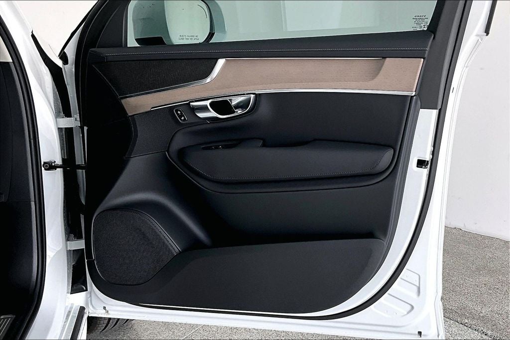 2026 Volvo XC90 B5 Core