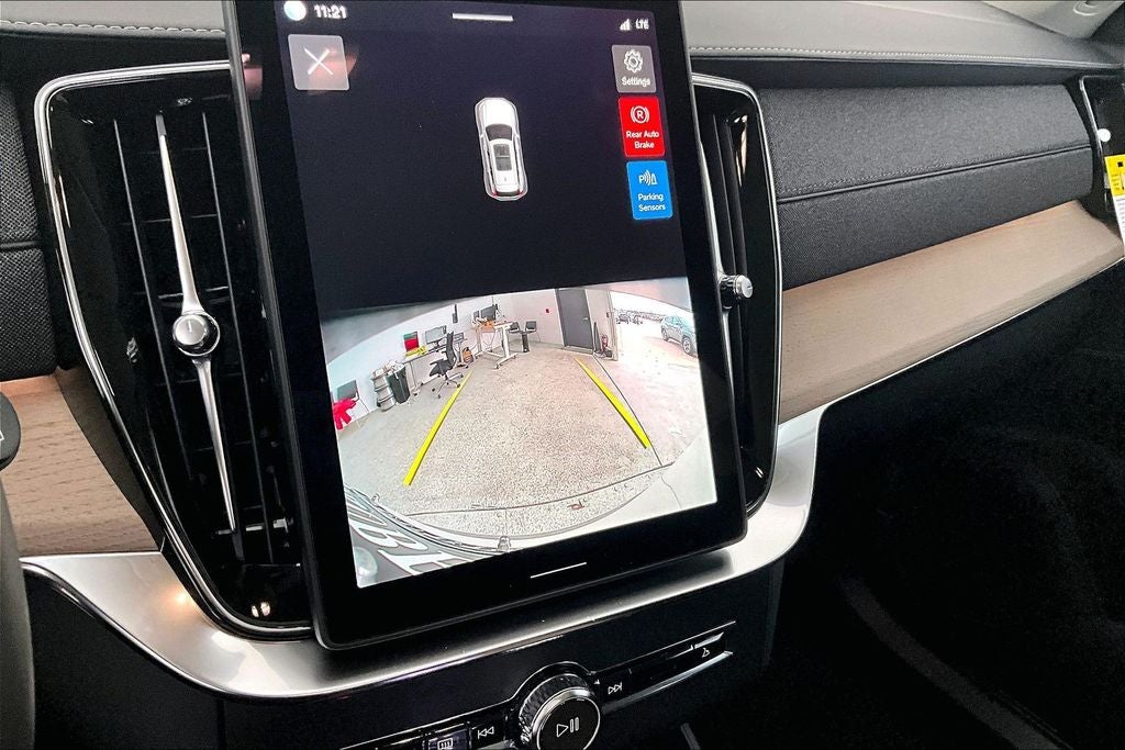 2026 Volvo XC90 B5 Core