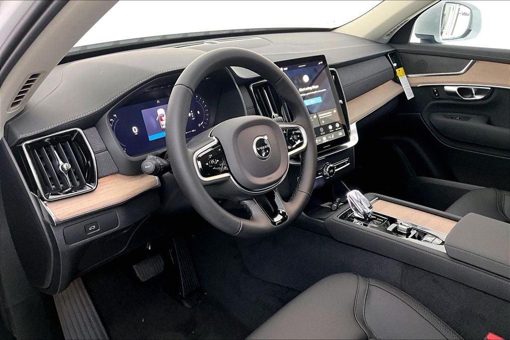 2026 Volvo XC90 B5 Core