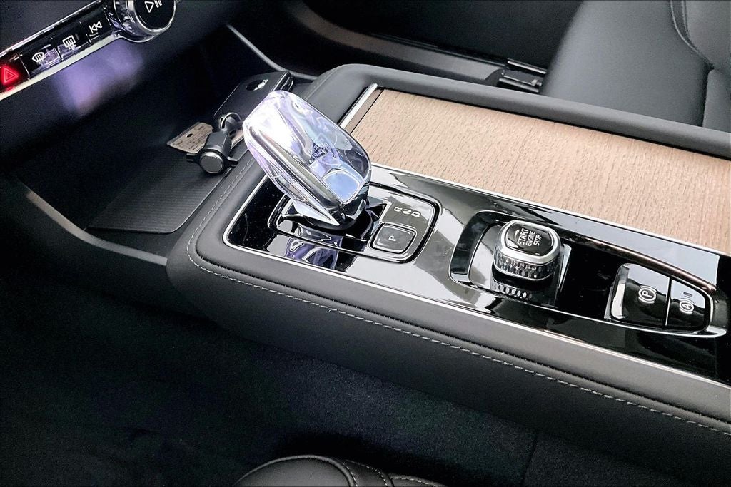 2026 Volvo XC90 B5 Core