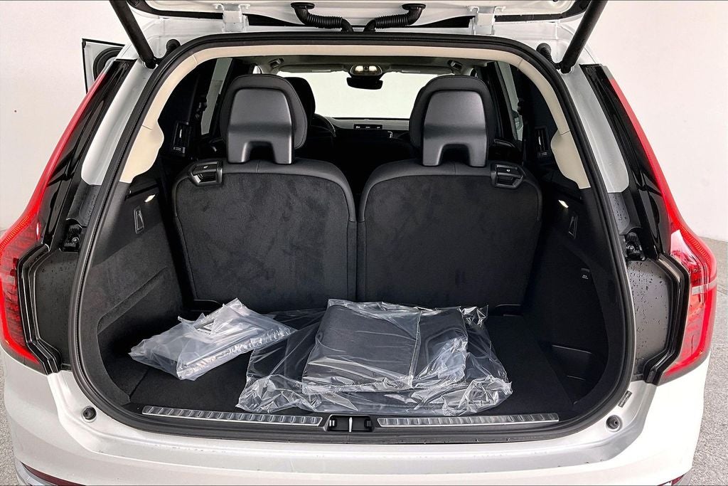 2026 Volvo XC90 B5 Core