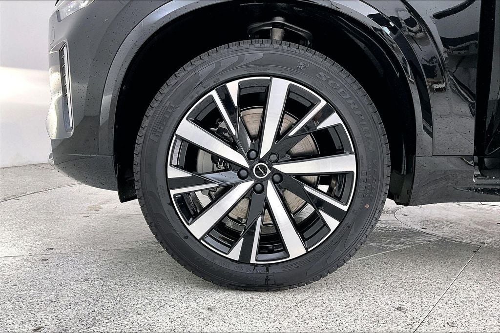 2026 Volvo XC90 B5 Core