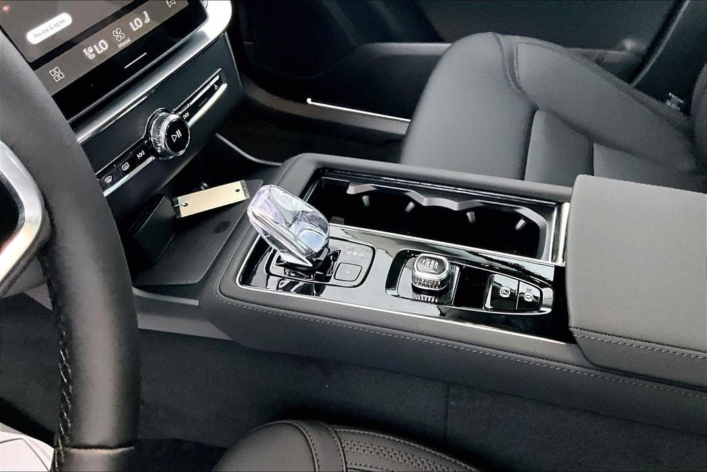 2026 Volvo XC90 B5 Core
