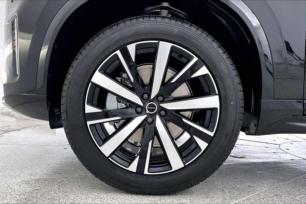 2026 Volvo XC90 B5 Core