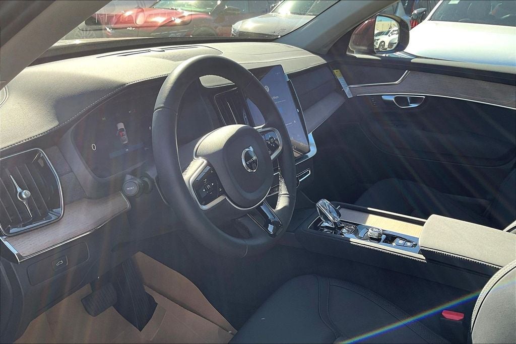 2026 Volvo XC90 B5 Core