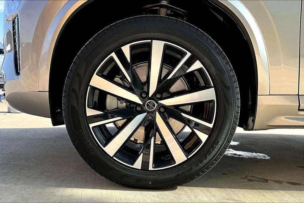 2026 Volvo XC90 B5 Core