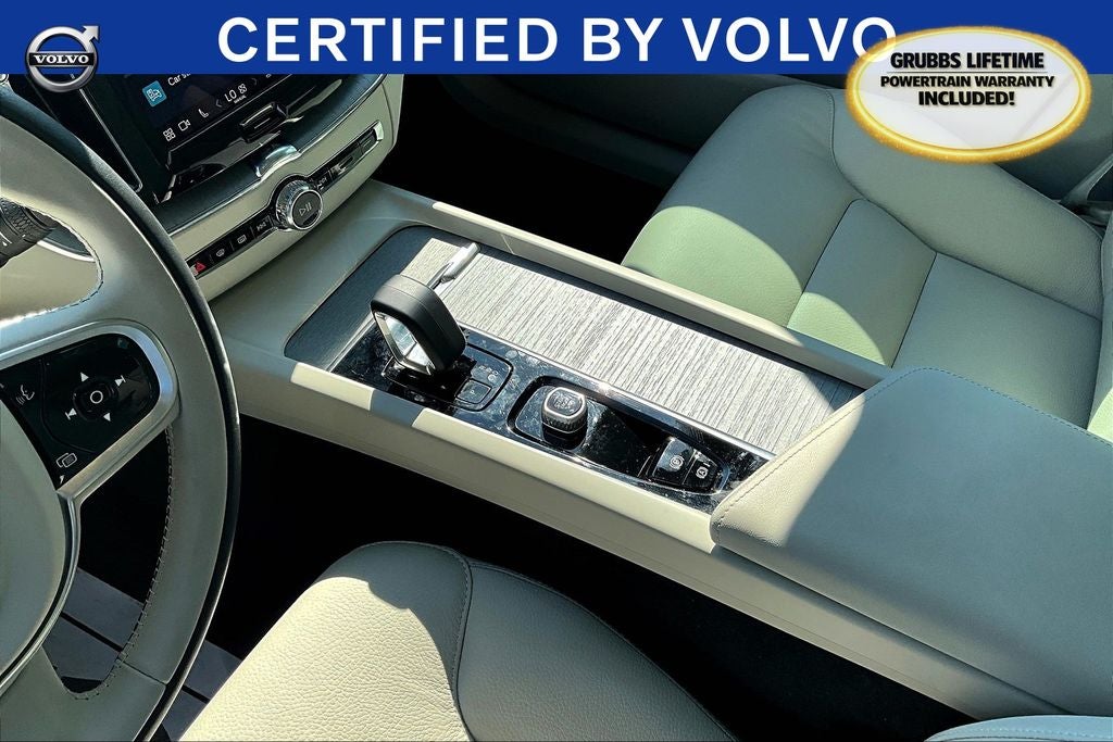 2025 Volvo XC60 PLUS