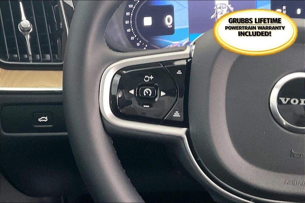 2026 Volvo XC60 B5 Plus