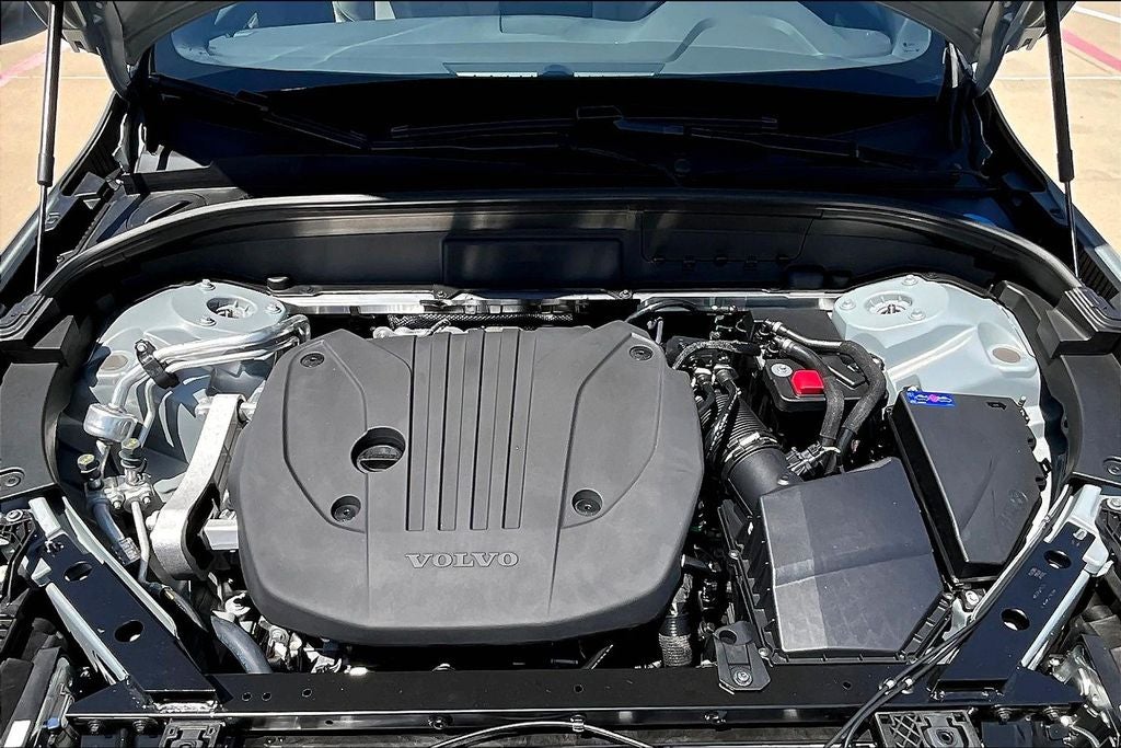 2026 Volvo XC60 B5 Plus