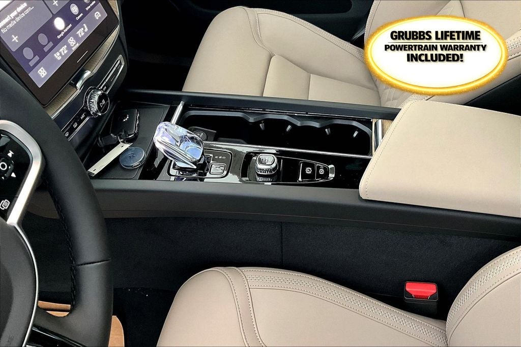 2026 Volvo XC60 B5 Plus