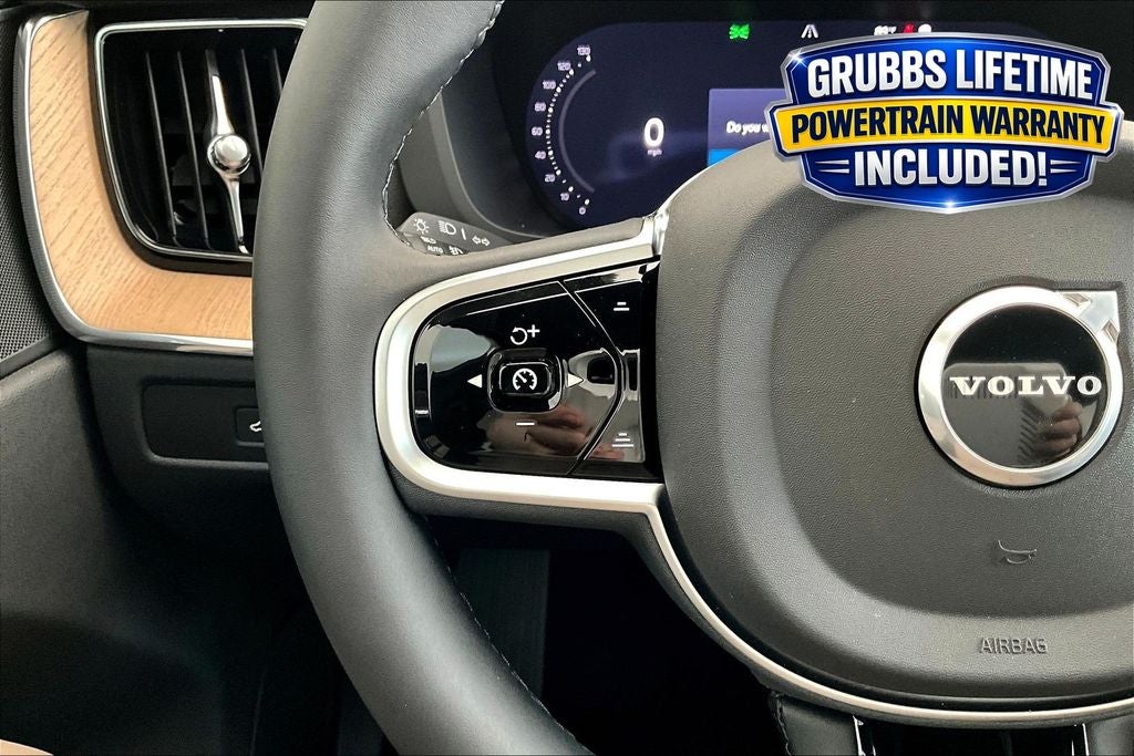 2026 Volvo XC60 B5 Plus