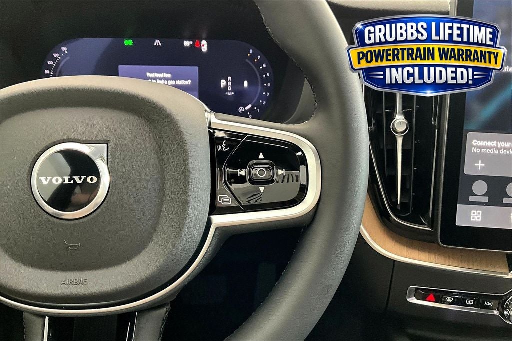 2026 Volvo XC60 B5 Plus