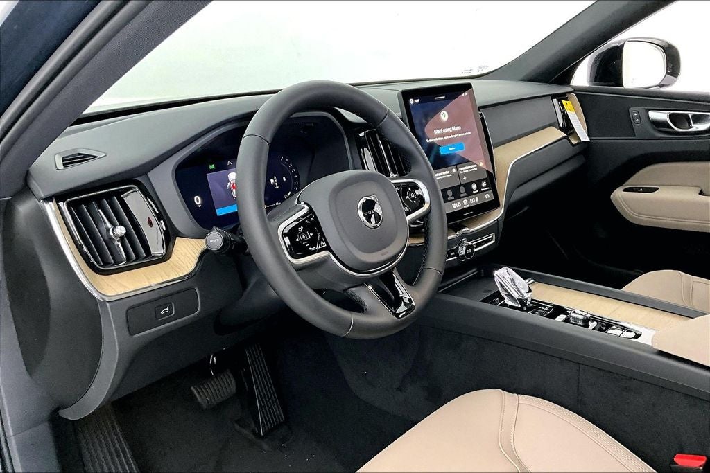 2026 Volvo XC60 B5 Plus