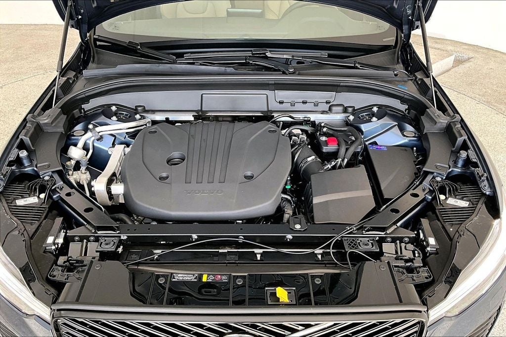 2026 Volvo XC60 B5 Plus