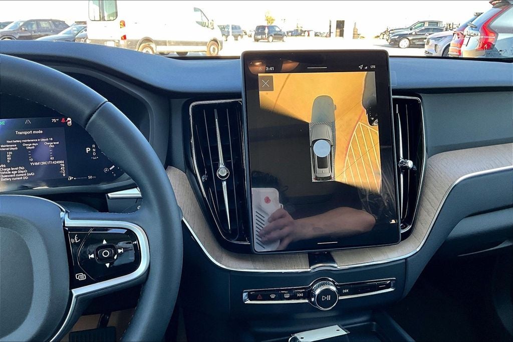 2026 Volvo XC60 B5 Plus