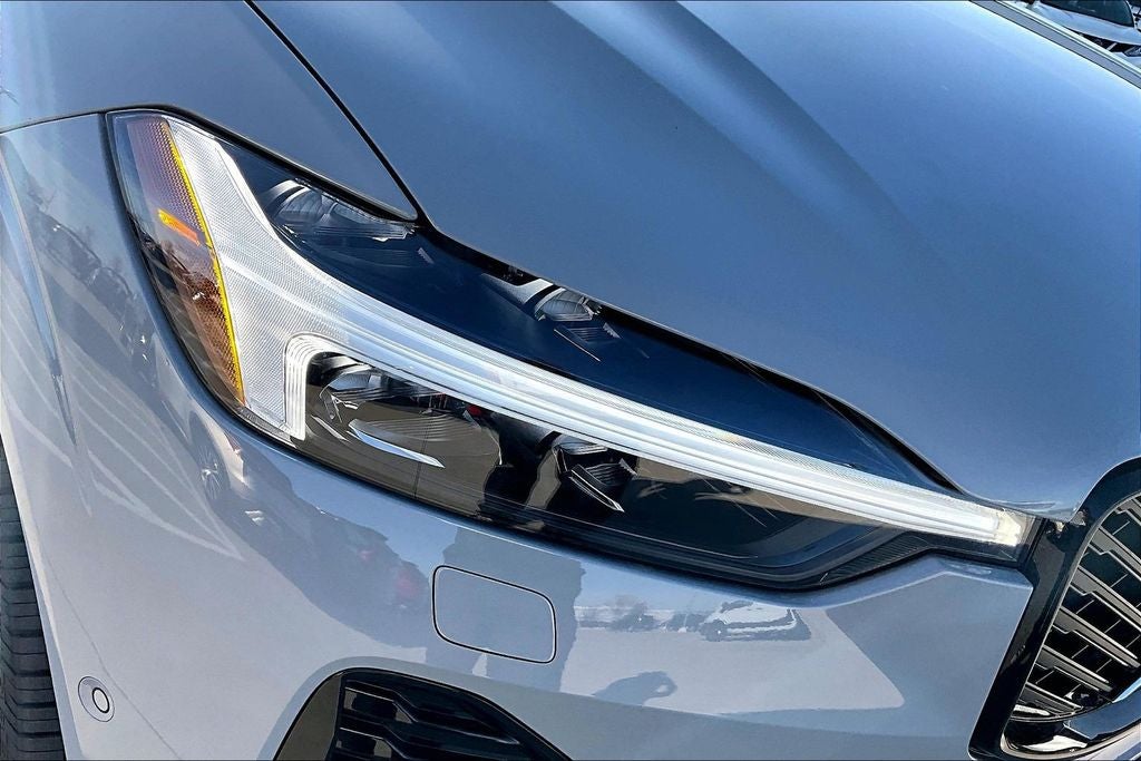 2026 Volvo XC60 B5 Plus