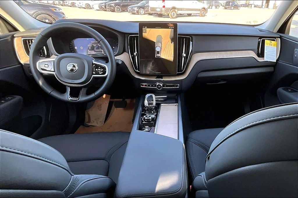 2026 Volvo XC60 B5 Plus