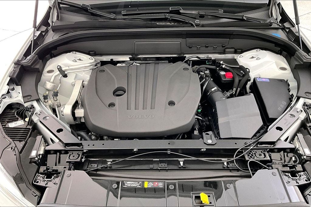 2026 Volvo XC60 B5 Plus