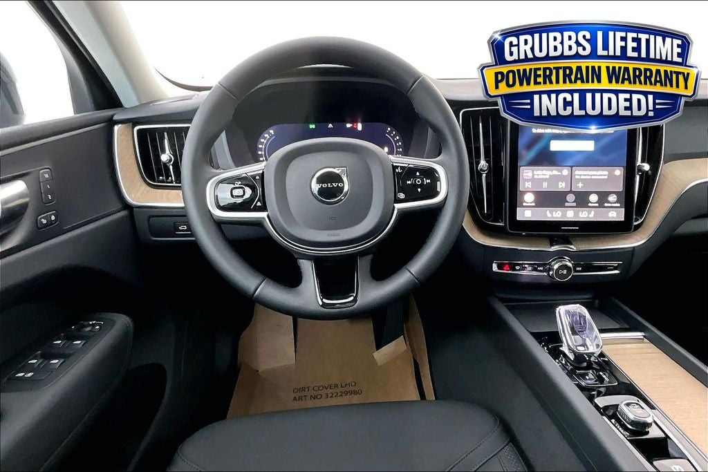 2026 Volvo XC60 B5 Plus