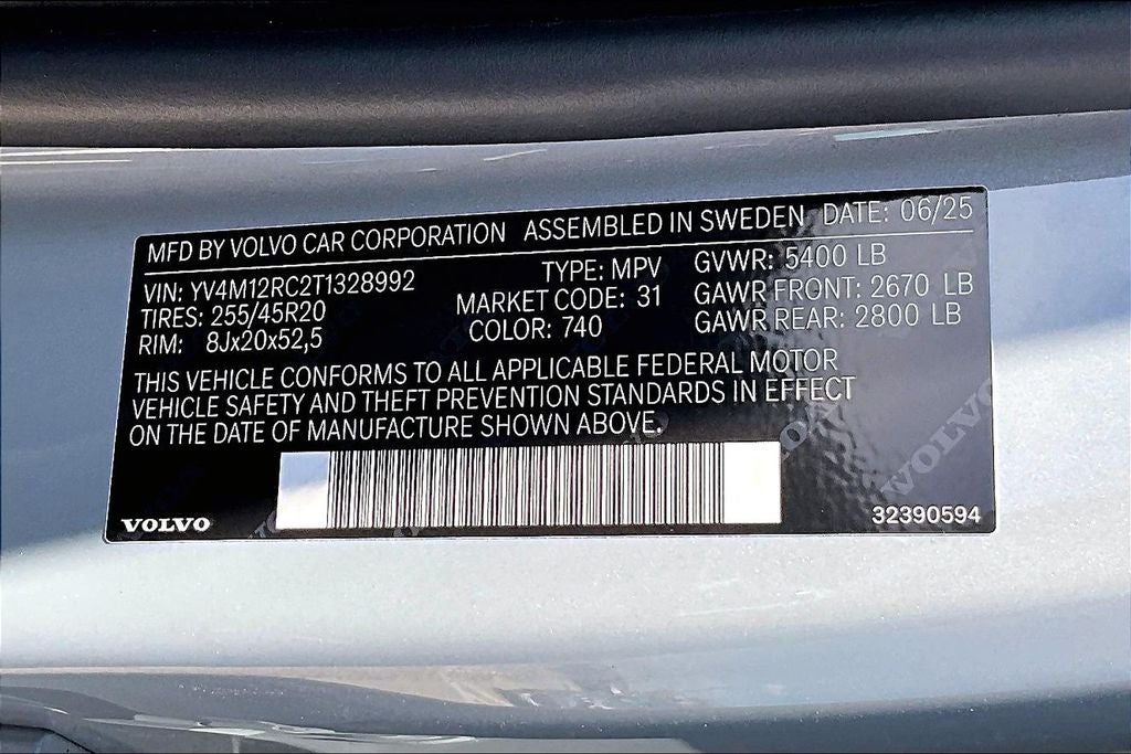 2026 Volvo XC60 B5 Plus