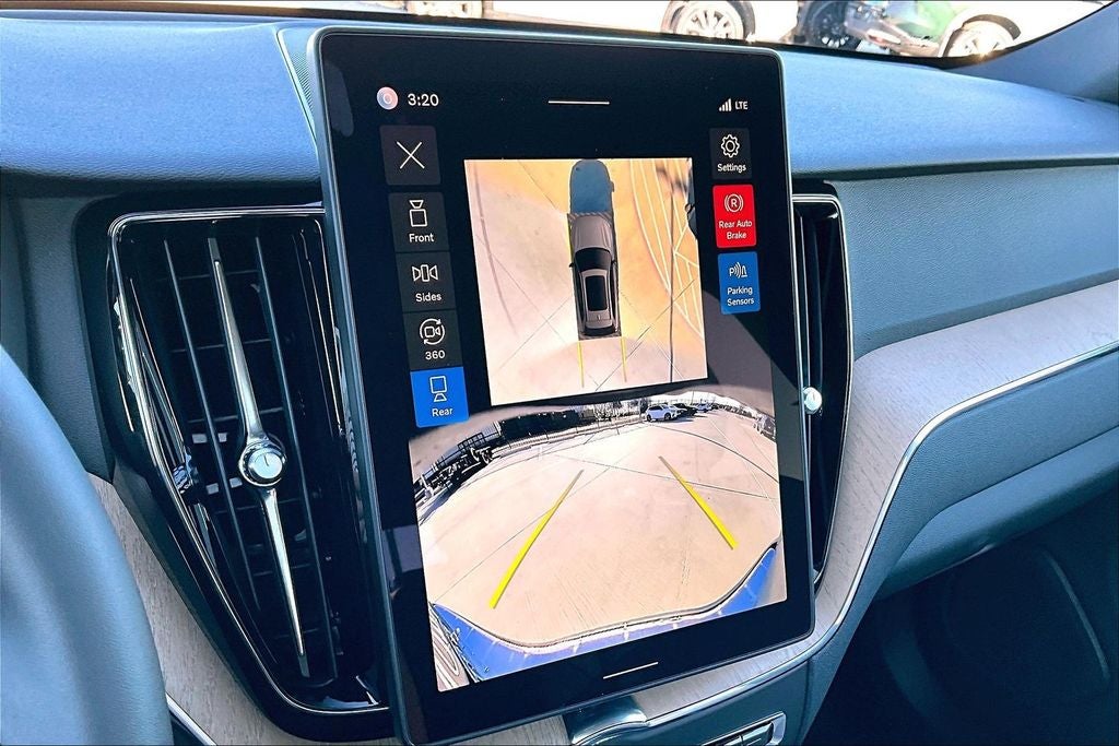 2026 Volvo XC60 B5 Plus