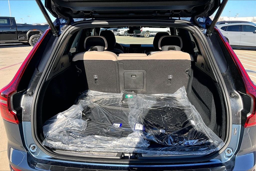 2026 Volvo XC60 B5 Plus