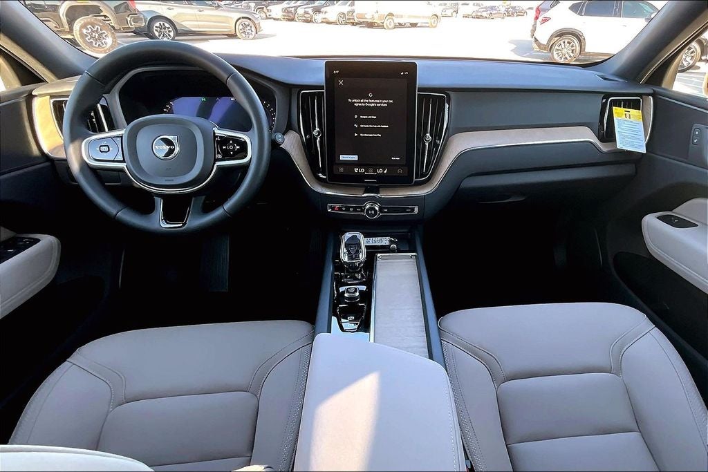 2026 Volvo XC60 B5 Plus