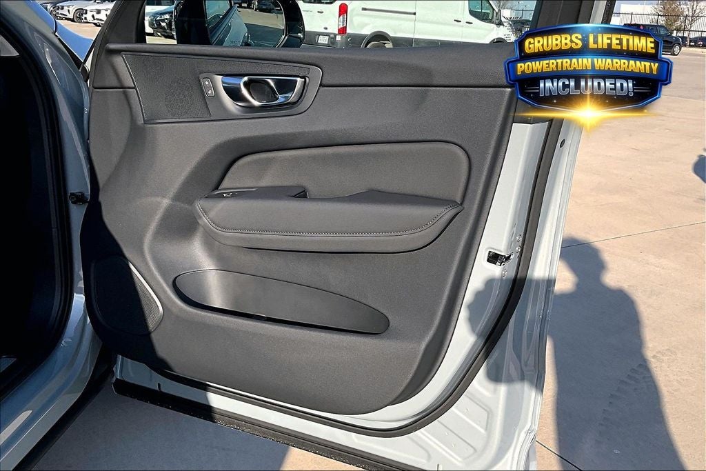 2026 Volvo XC60 B5 Plus