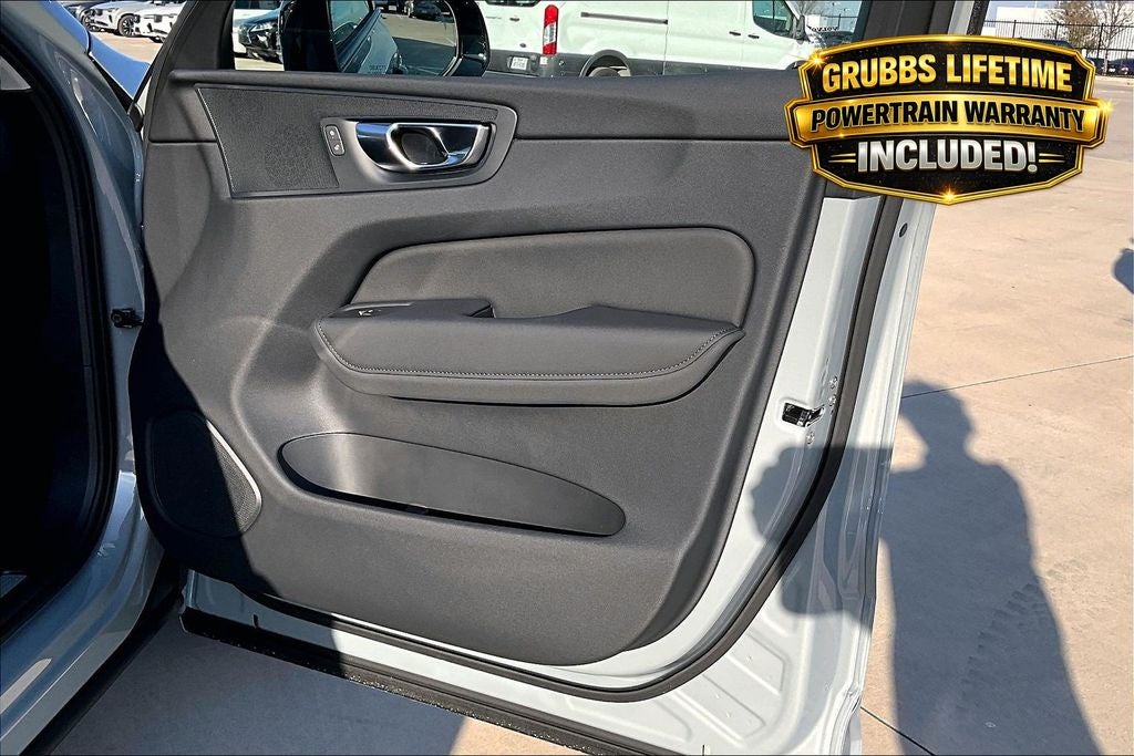 2026 Volvo XC60 B5 Plus