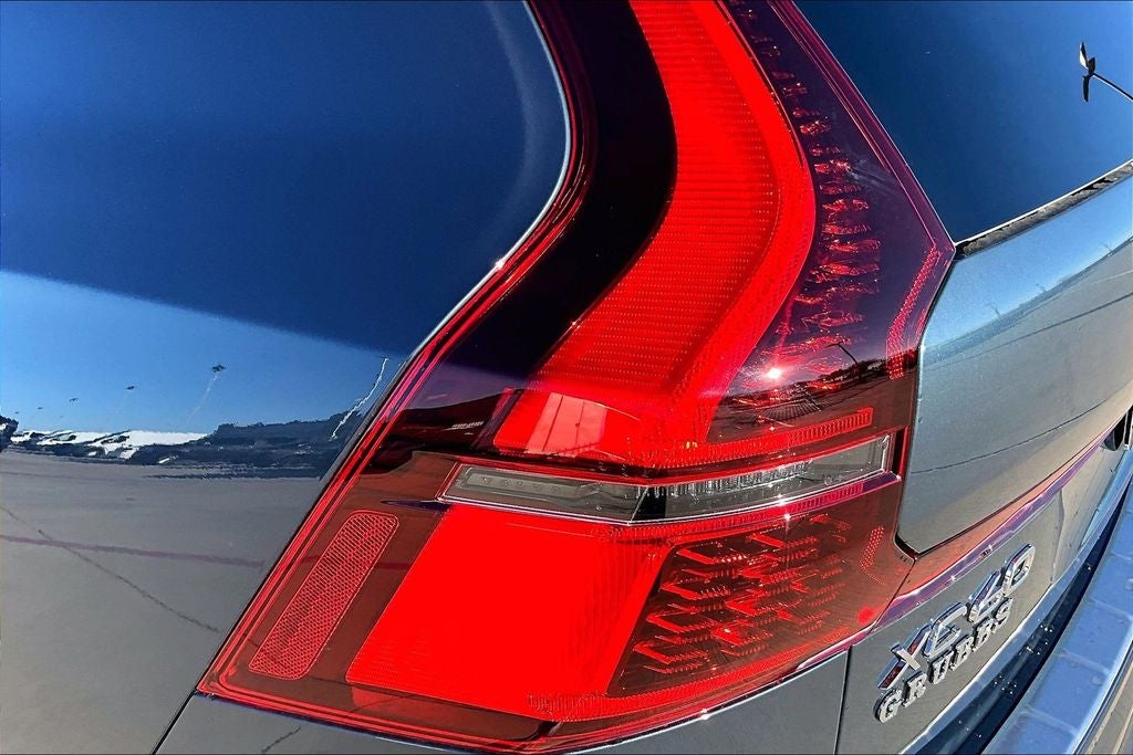 2026 Volvo XC60 B5 Plus